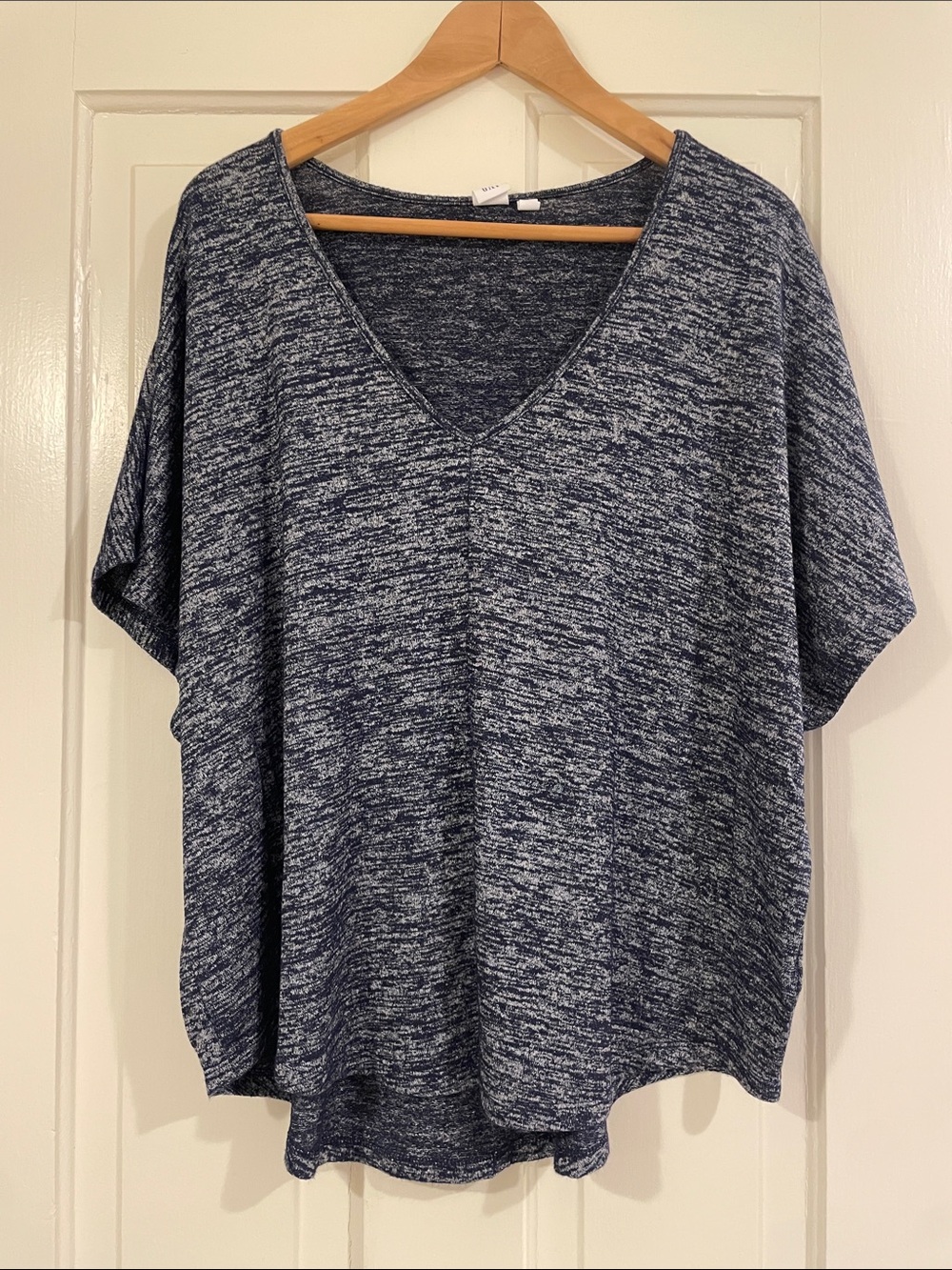 GAP Heathered Navy V-Neck Short Sleeve Tee